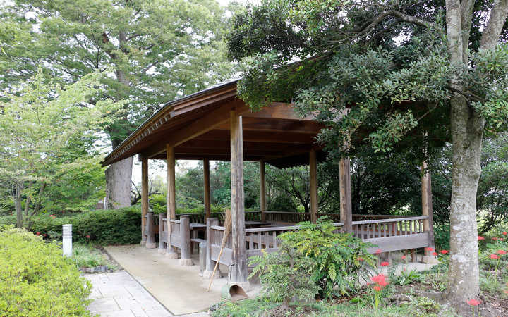 東屋(休憩所)