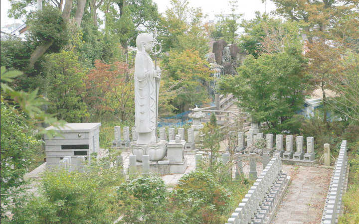 延命地蔵様(ご本尊様)と永代供養墓
